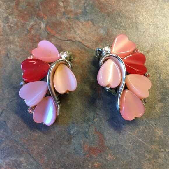Vintage Lisner Pink Hearts And Rhinestones Clip-On Earrings - Picture 2 of 5